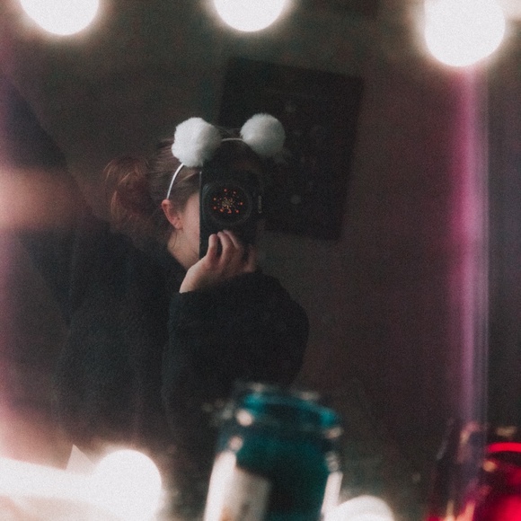 Pom Pom Headband - Picture 2 of 3